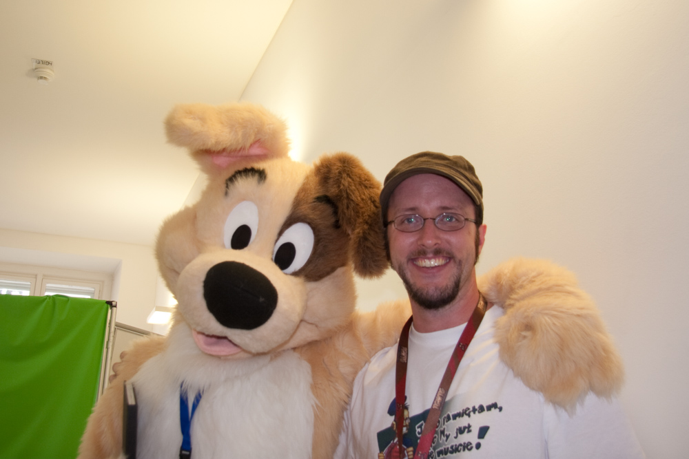 Doug Walker and [Dog](https://www.furaffinity.net/user/dogthedog) posing for a photo