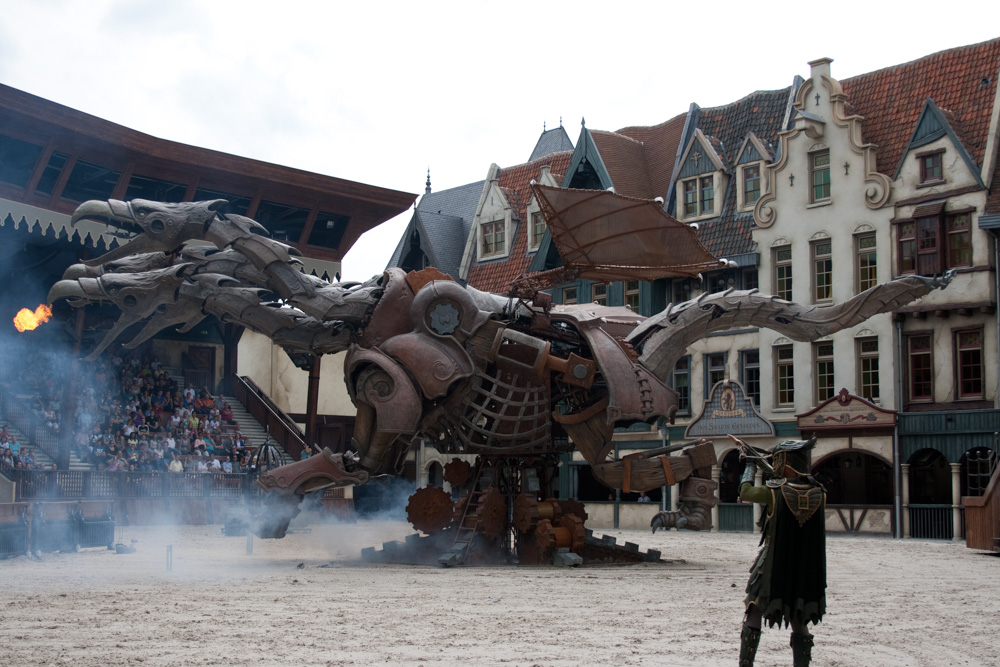 The dragon animatronic at Ravelijn