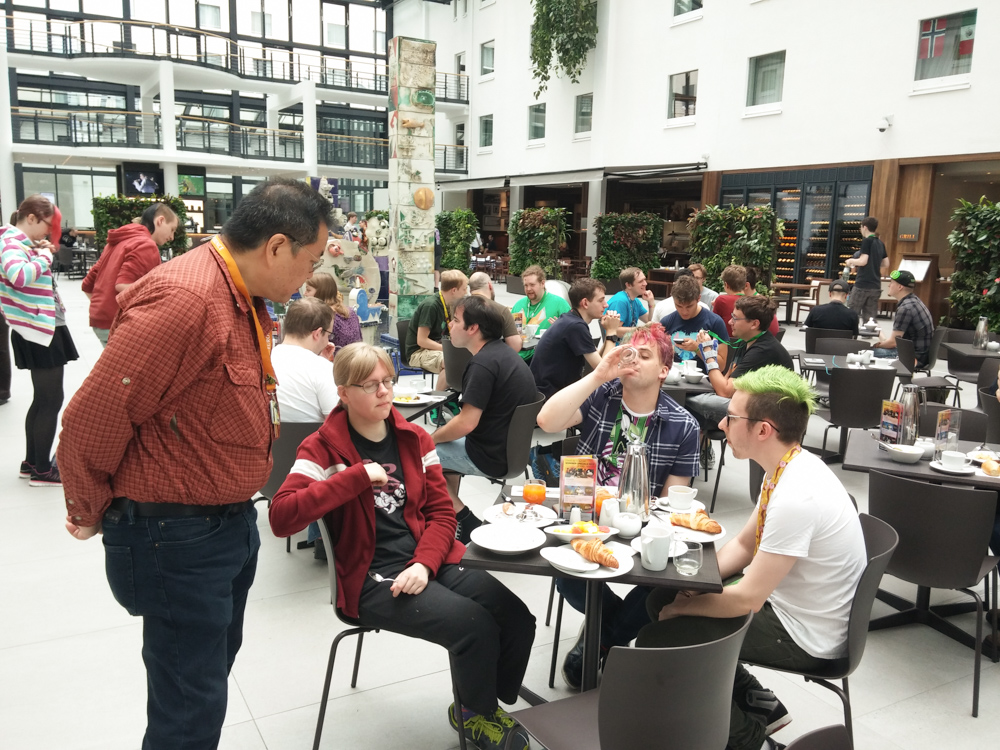 Lance, Henrieke, Sweek and Mag at the breakfast buffet.