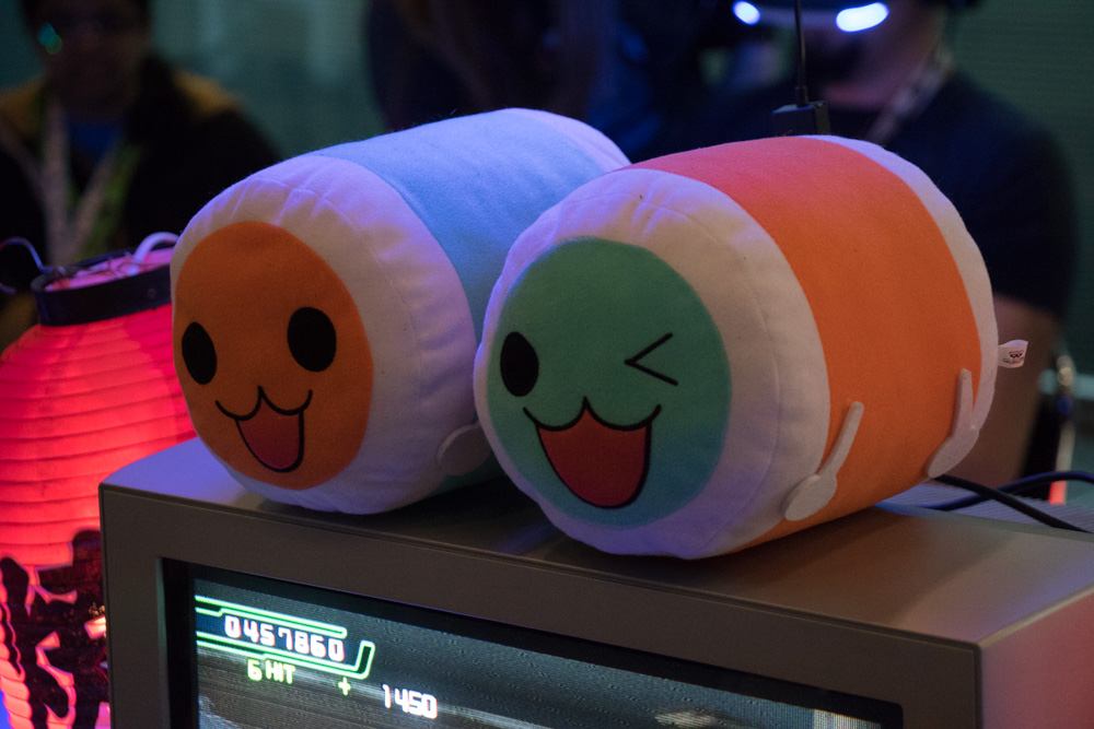 Two plushies of the drum characters from Taiko no Tatsujin