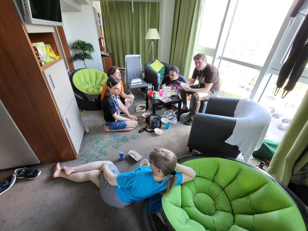 Atura, Yamavu, Yotie, Ekorren, Henrieke and me having some Asian food on our suite.